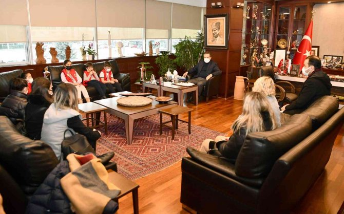Başarılı Satranççılardan Başkan Ataç’a Ziyaret
