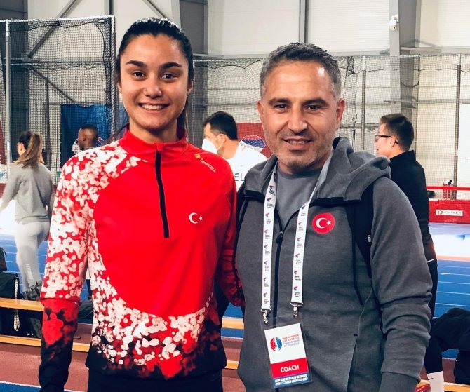 Erdekli Atlet Aleyna Karaca Sırbistan’da Yarıştı