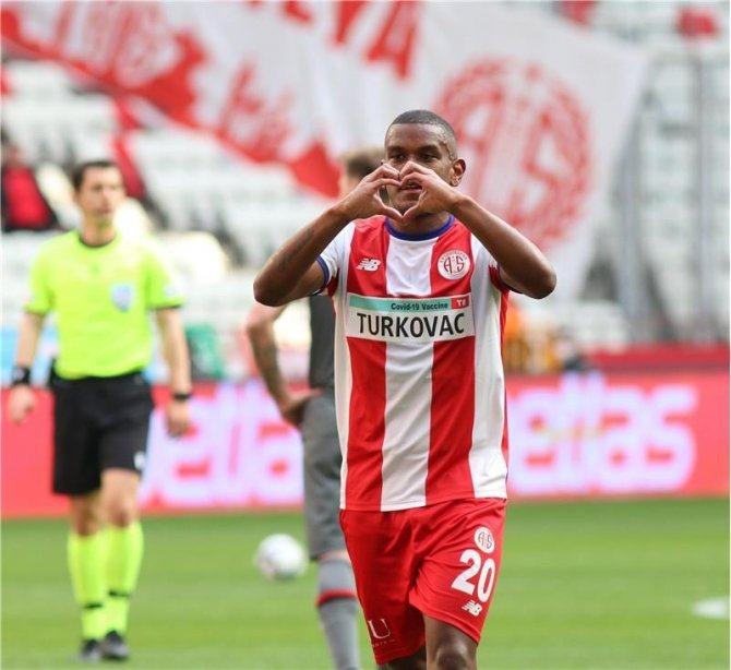Yeni Transferler Gollerle Damga Vurdu