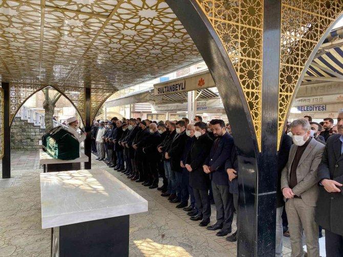 Sultanbeyli’de Yangında Hayatını Kaydeden Çocuk Son Yolculuğuna Uğurlandı