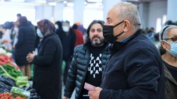 Sultangazi’de Eski Habipler Mahallesi’ne Modern Pazar Alanı