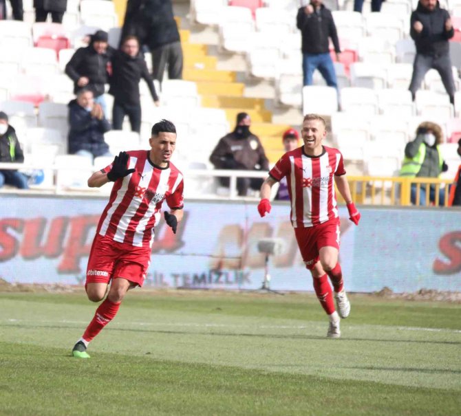 Süper Lig’de Zirvede Fark Açılırken, Alt Sıralar Kazanamadı!