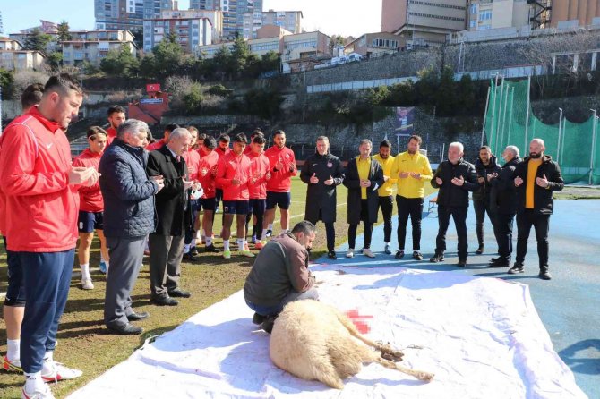 Zonguldak Kömürspor Kurban Kesti