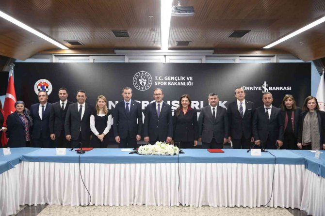 Bakan Kasapoğlu: “Sponsorların Maddi Ve Manevi Desteği Çok Önemli”
