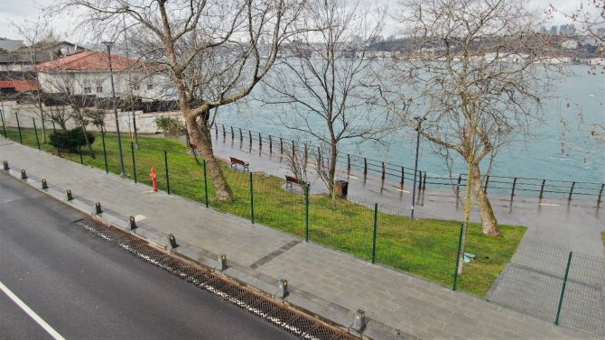 Üsküdar’da Kuzguncuk Parkına Giriş Panel Çitlerle Engellendi