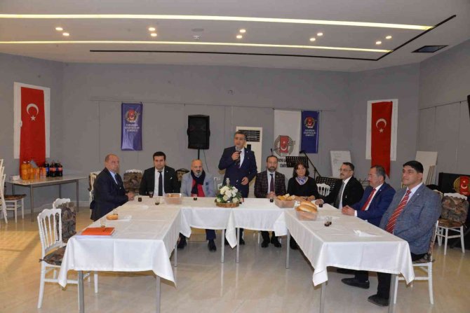 Alper; "Gazetecilerin Yanındayız"