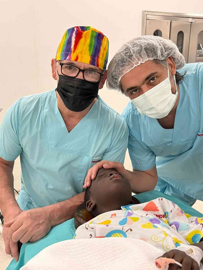 Üvey Annesi Tarafından Asitle Gözleri Yakılan Afrikalı Eby’den Kötü Haber