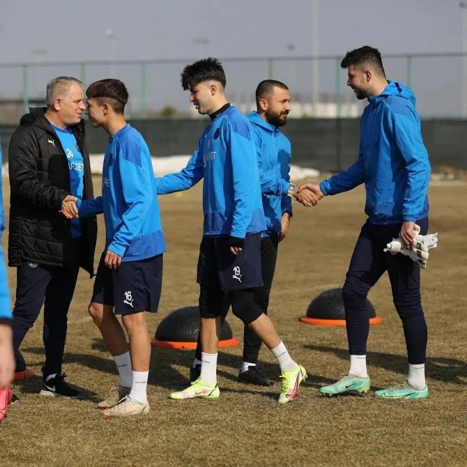 Afyonspor, Bahaddin Güneş Liderliğinde İlk Antrenmanına Çıktı