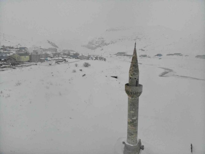 Sular Altında Kalan Cami Havadan Görüntülendi