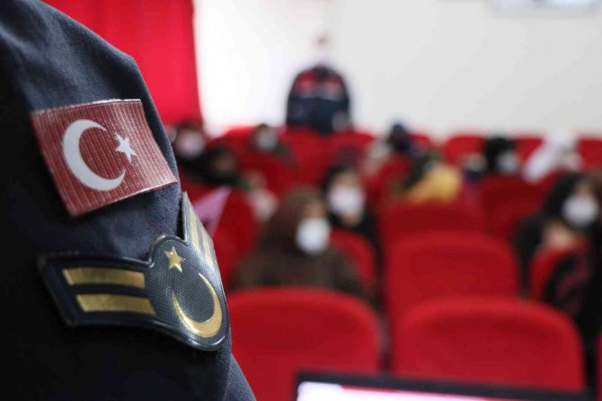 Aksaray’da Göçmen Kadınlara Kades Eğitimi