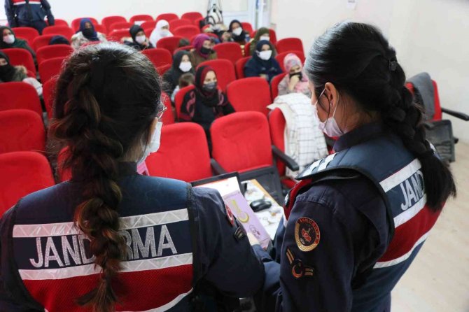 Aksaray’da Göçmen Kadınlara Kades Eğitimi