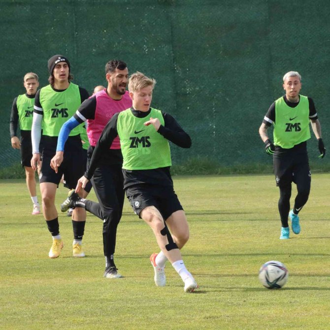 Altay, Beşiktaş’a Hazırlanıyor