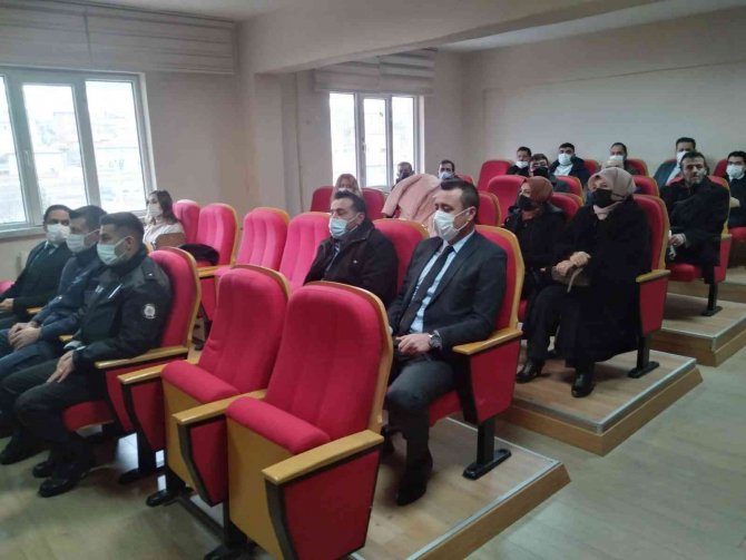 Altıntaş’ta İkinci Dönem Eğitim-öğretim Değerlendirme Toplantısı