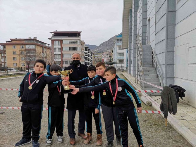 Taşova’ya Bir Kupa Daha