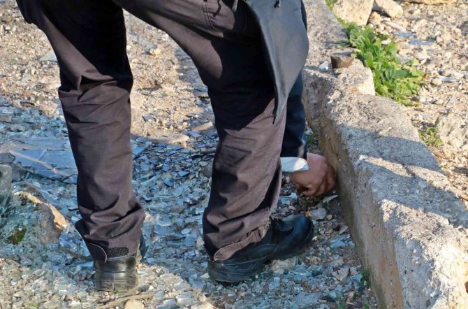 Üst Geçit Asansör Kabininden Demir Çalarken Yakalandı, Polise ’Çektirme Abi’ Dedi