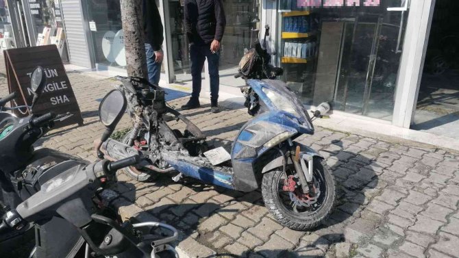 Tamiri Tamamlanan Motosiklet, Çıkan Yangında Kullanılamaz Hale Geldi