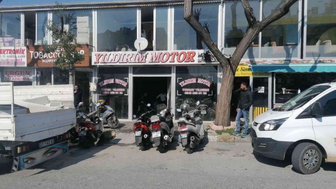 Tamiri Tamamlanan Motosiklet, Çıkan Yangında Kullanılamaz Hale Geldi