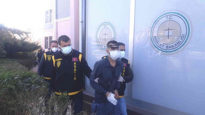 Bandırma’da Eşini Öldüren Zanlı Adliyeye Sevk Edildi