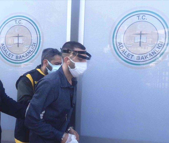 Bandırma’da Eşini Öldüren Zanlı Adliyeye Sevk Edildi