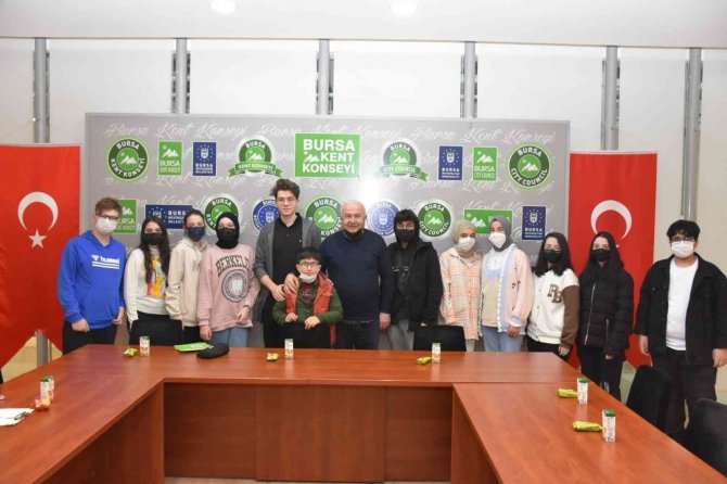 Çocuk Meclisi’nde Demokrasi Şöleni