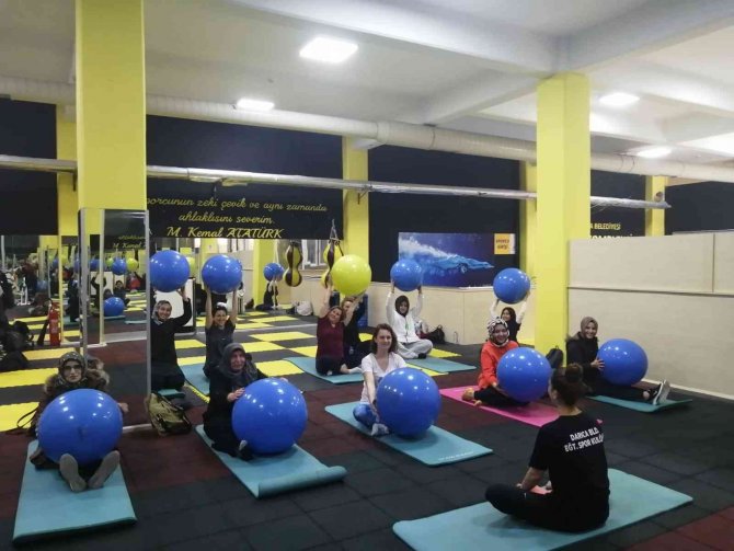 Darıca’da Kadınlar İçin Pilates Dersleri Veriliyor