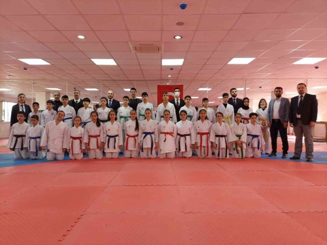 Diyarbakır’da Okullar Arası Karate İ̇l Birinciliği Müsabakaları Tamamlandı