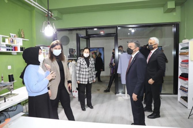 Vali Atay, Yakından Takip Ediyor