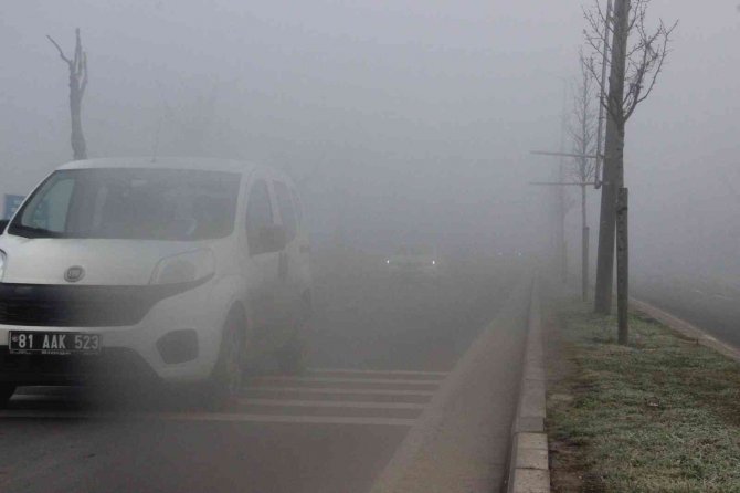 Düzce’de Sabah Saatlerinde Sis Etkili Oldu