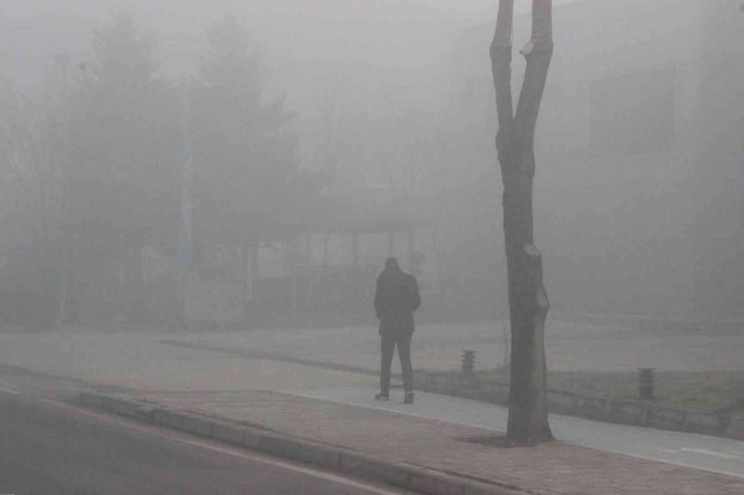 Düzce’de Sabah Saatlerinde Sis Etkili Oldu