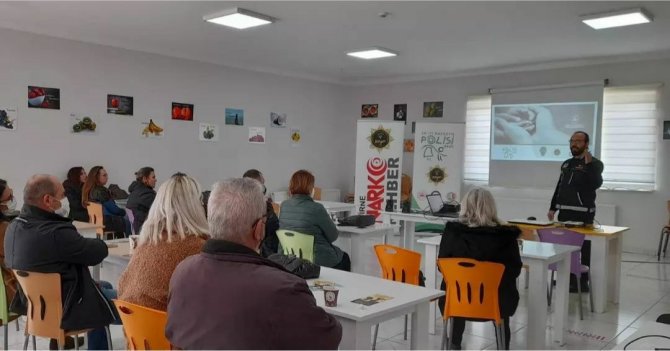 ’En İ̇yi Narkotik Polisi Anne’ Projesi Velilere Tanıtıldı