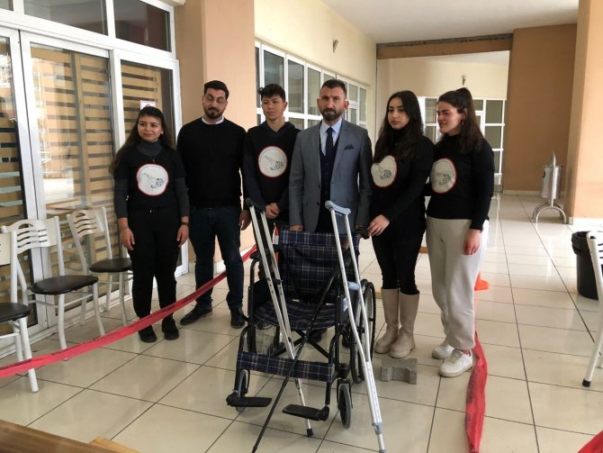 Empati Kurmak İçin Bir Günlüğüne Engelli Oldular