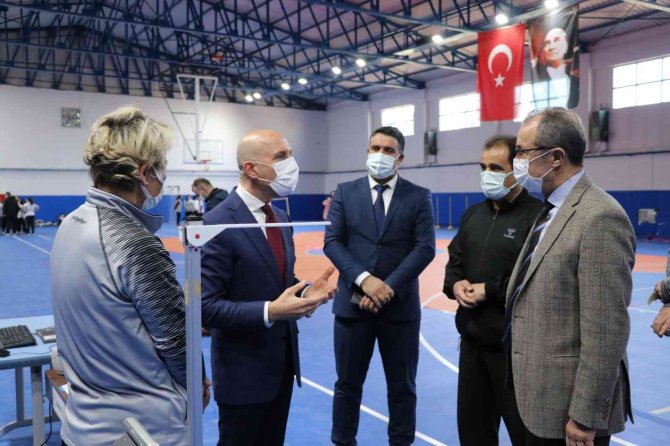 Sarayköy Spor Salonu Baştan Aşağıya Yenilendi