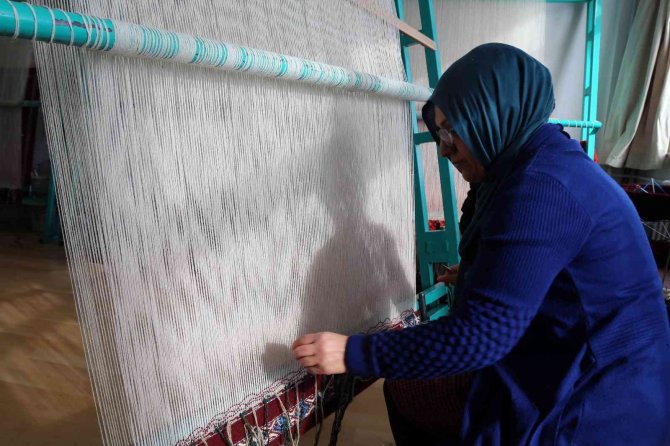 Kelkit Zilli Kiliminde 100 Yıllık Yeni Desen Bulundu