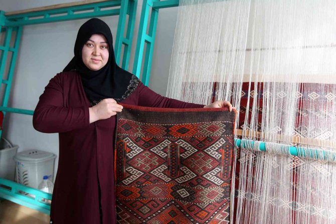 Kelkit Zilli Kiliminde 100 Yıllık Yeni Desen Bulundu