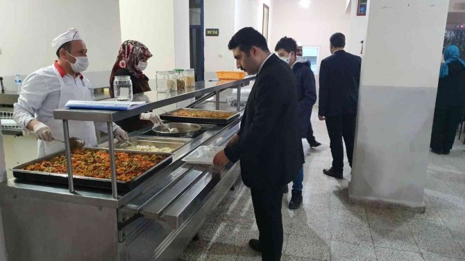 Yarışmada Kazanılan Altınlar Öğrencilere Hediye Edildi