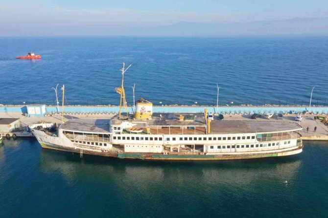 Otantik Gemi Otel, İ̇stanbul’a Uğurlandı