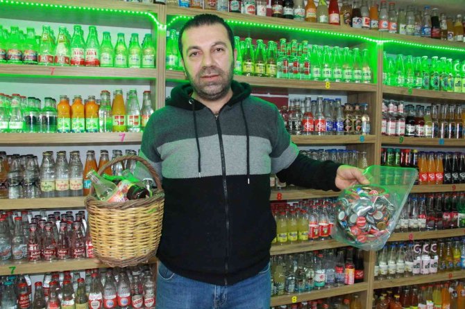 Çocukluğunu Özleyen Bu Gazozcuya Geliyor: 150 Çeşit Gazoz Var