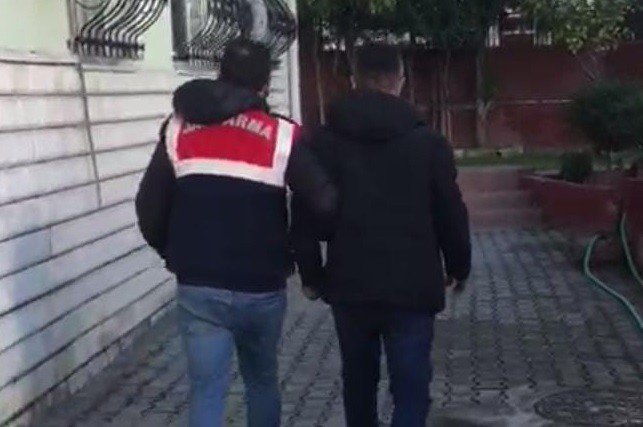 İ̇zmir’de Jandarmadan Terör Operasyonu: 14 Gözaltı