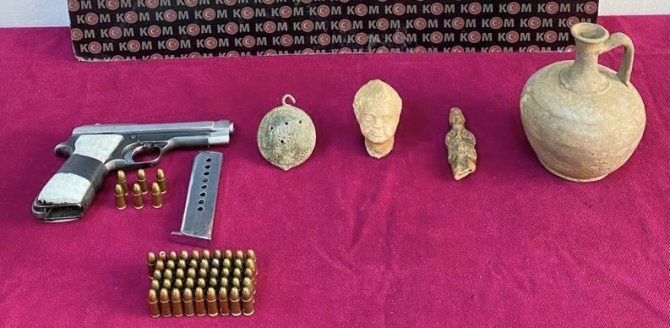 İ̇zmir’de Roma Ve Bizans Dönemine Ait Tarihi Eserler Ele Geçirildi
