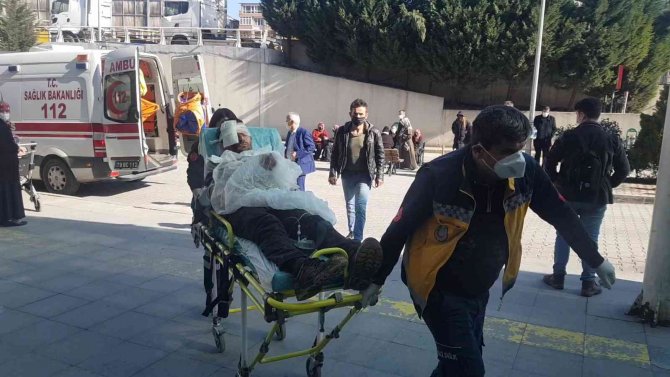 İ̇nşaattan Düşen İşçi Ağır Yaralandı