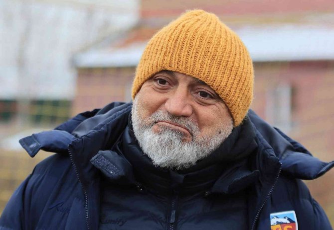 Hikmet Karaman: "Giresunspor Çok Ciddi Bir Rakip"