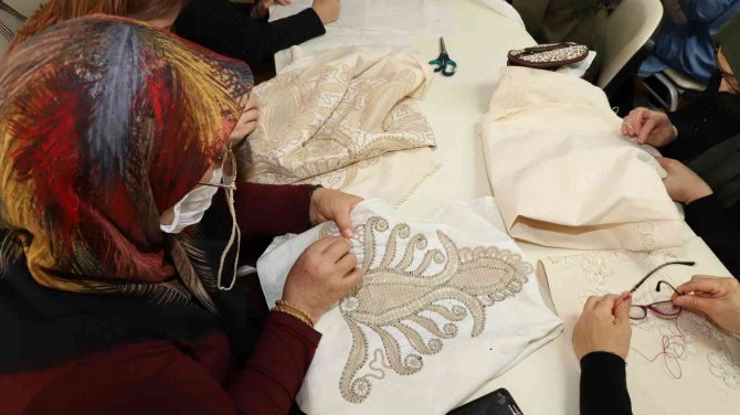 Komek Yeni Döneme 70 Bin Kursiyerle Başladı