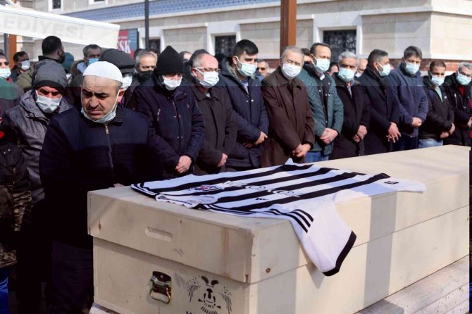 Koronadan Vefat Eden Sağlık Çalışanına Acı Veda