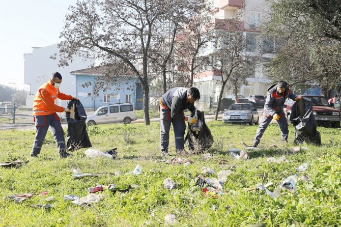 Körfez’de Temizlik Çalışmaları Sürüyor