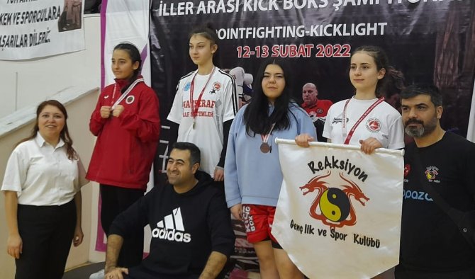 Kütahya Belediyespor Kulübü Sporcuları, Şampiyonadan Madalya İle Döndü