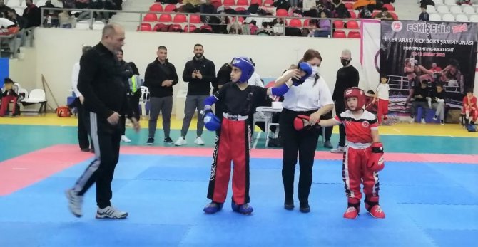 Kütahya Belediyespor Kulübü Sporcuları, Şampiyonadan Madalya İle Döndü
