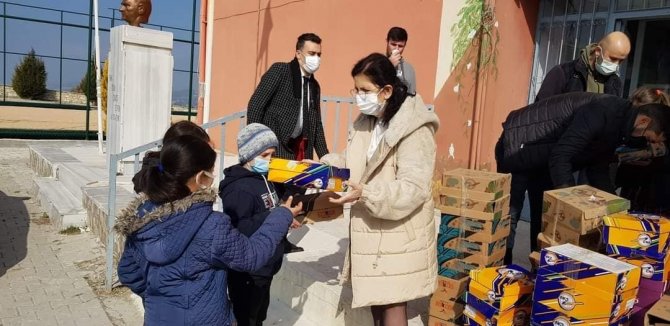 Manisa Büyükşehir Belediyesi Öğrencileri Sevindirdi