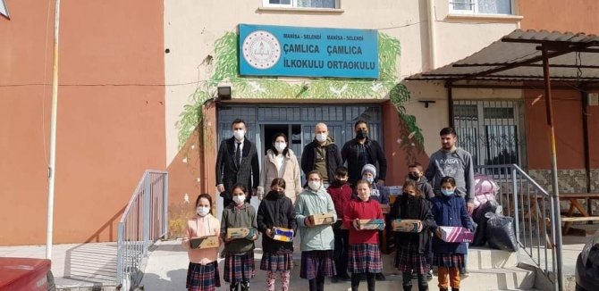 Manisa Büyükşehir Belediyesi Öğrencileri Sevindirdi