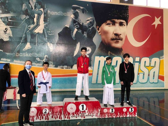 Manisa Bbsk’lı Karatecilerden 10 Madalya