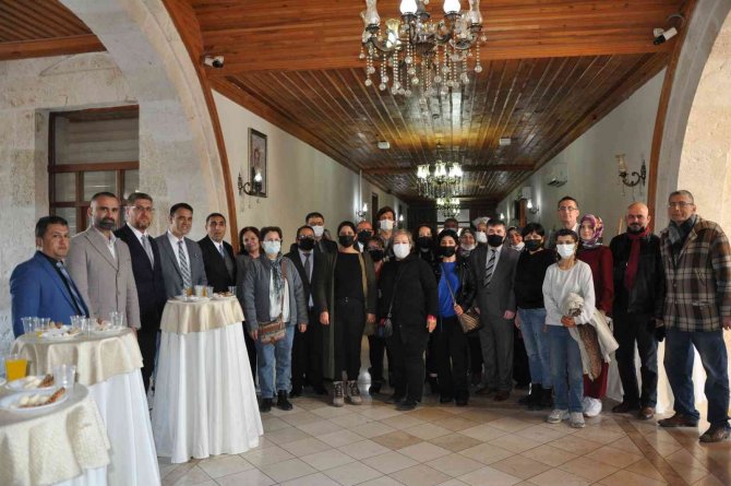 Resim Ve Seramik Kursunu Bitirip Sergisi Açtılar